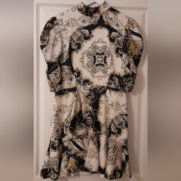 HOST PICK⚜️Bardot Short Sleeve Dress Size 12 - Picture 2 of 8